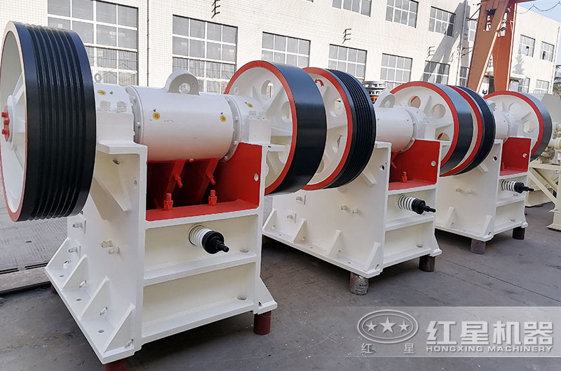 250x1000細(xì)顎破碎機圖片