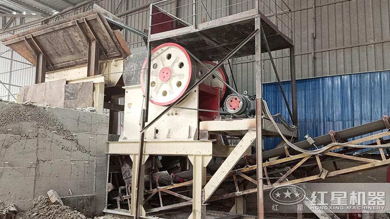 破碎機250x400自重多少噸？有全自動的嗎